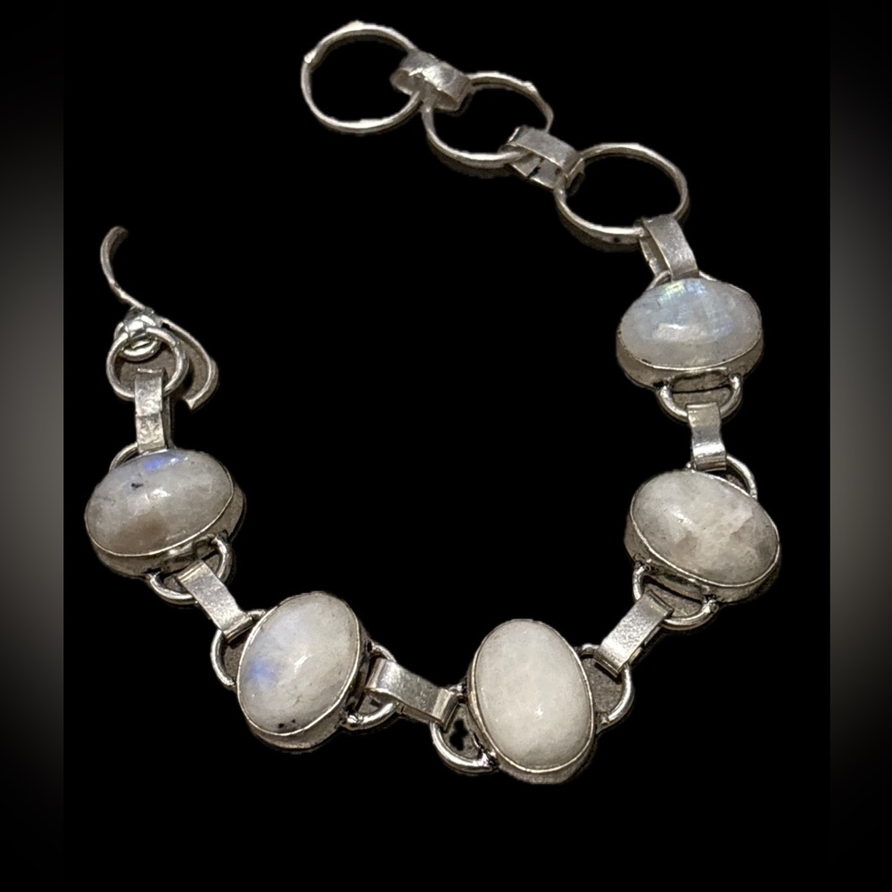 Nwots Chic Sterling Silver Bracelet with White Stones